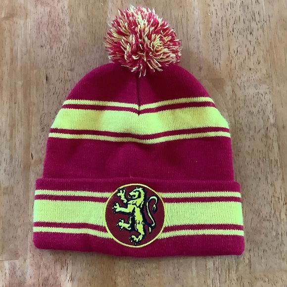 Accessories - Harry Potter Gryffindor beanie NWOT